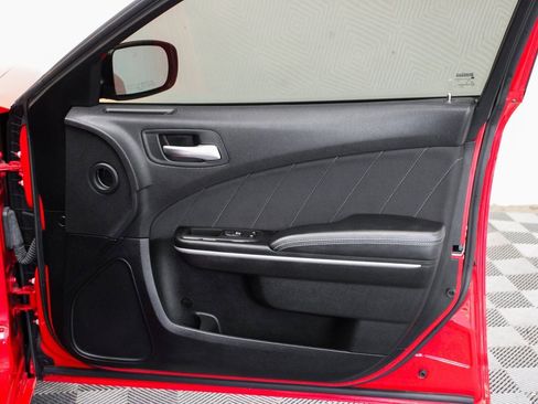 Used 2022 Dodge Charger SXT image 38