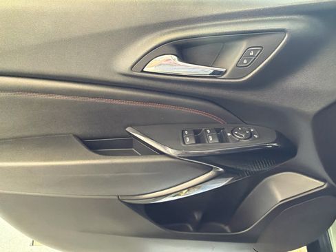 Used 2024 Chevrolet Trax RS FWD image 19