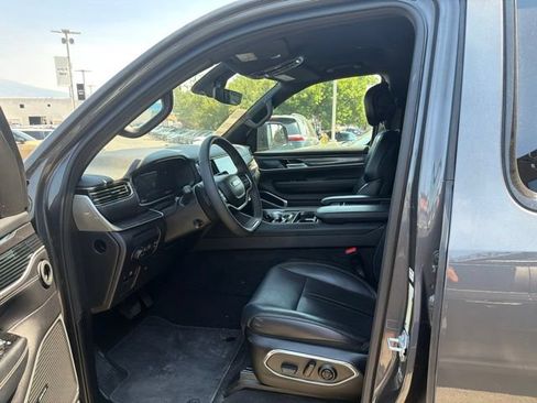 Used 2023 Jeep Wagoneer 4WD w/ HD Trailer Tow Package image 11