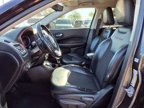 Used 2019 Jeep Compass Trailhawk image 17