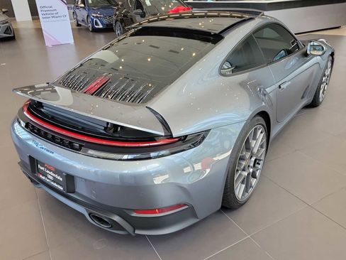 Used 2025 Porsche 911 Carrera RWD image 6