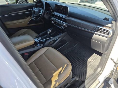 Used 2022 Kia Telluride SX w/ Towing Package image 12