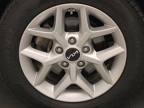 Used 2023 Kia Soul LX w/ Option Group 015 FWD image 31