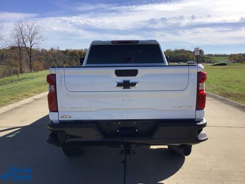 Used 2025 Chevrolet Silverado 2500 Custom w/ Custom Value Package image 4