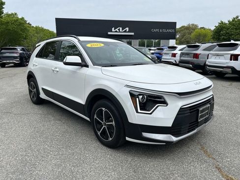 Certified 2025 Kia Niro EX FWD image 1