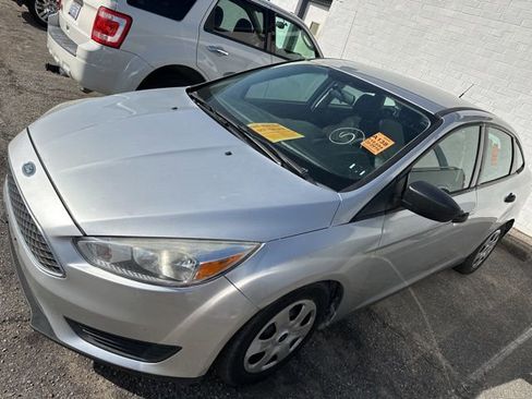 Used 2016 Ford Focus S image 3