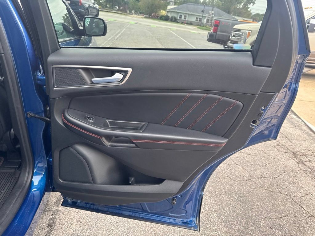 Certified 2023 Ford Edge ST-Line w/ Class II Trailer Tow Package AWD/4WD image 40