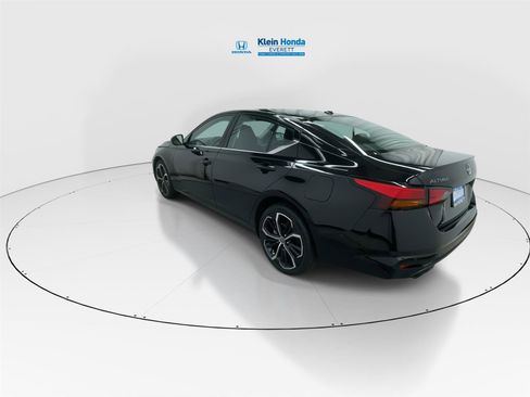 Used 2024 Nissan Altima 2.5 SR image 8