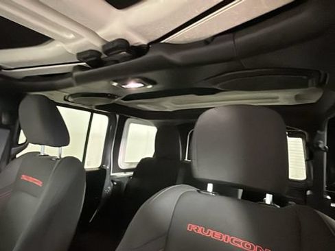 Used 2018 Jeep Wrangler Unlimited Rubicon AWD/4WD image 11