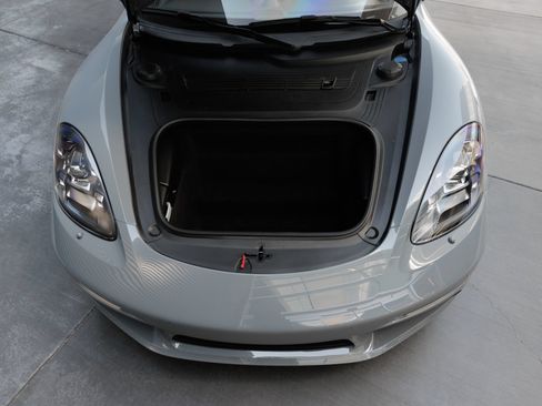 Certified 2025 Porsche 718 Cayman RWD image 34