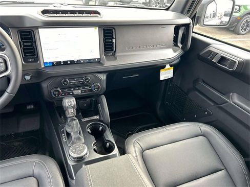 New 2025 Ford Bronco Badlands image 15