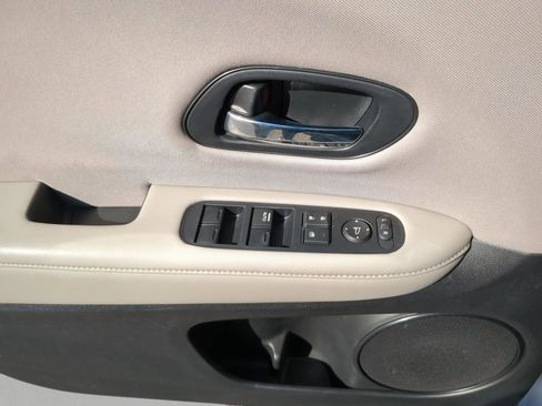 Certified 2017 Honda HR-V LX image 17