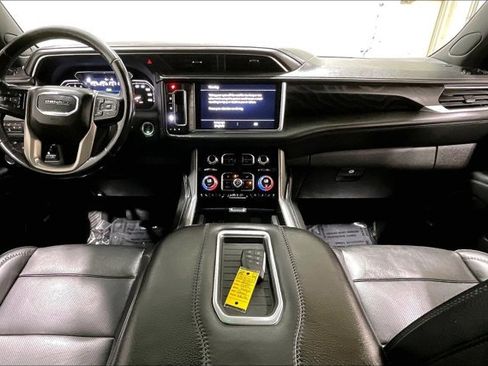 Used 2021 GMC Yukon Denali w/ Denali Premium Package AWD/4WD image 15