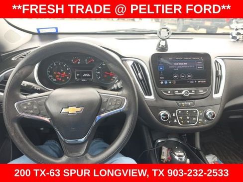 Used 2020 Chevrolet Malibu LT FWD image 12