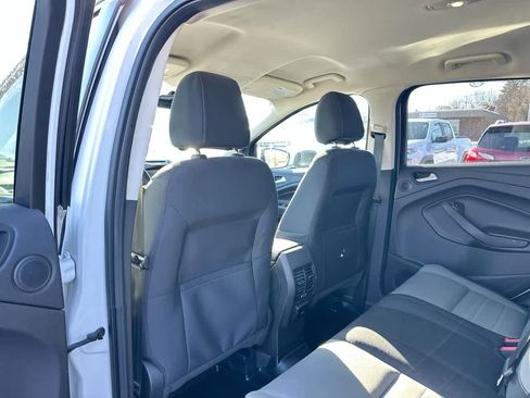 Used 2015 Ford Escape SE w/ Equipment Group 201A image 23