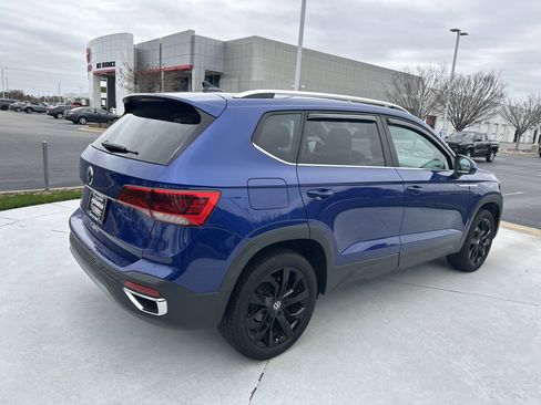 Used 2023 Volkswagen Taos SE image 10