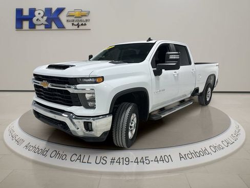 Used 2025 Chevrolet Silverado 2500 LT w/ Safety Package AWD/4WD image 3