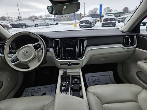 Used 2024 Volvo S60 B5 Plus image 14