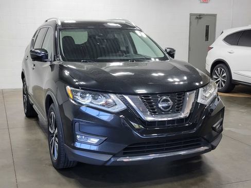 Used 2019 Nissan Rogue SL w/ Premium Package AWD/4WD image 4