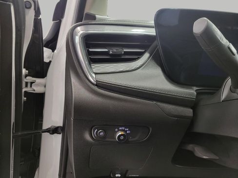 Used 2025 Buick Encore GX Preferred image 9