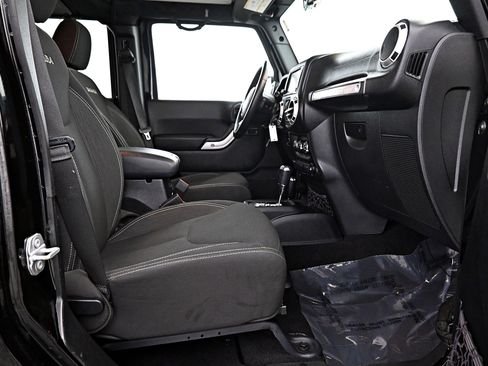 Used 2017 Jeep Wrangler Unlimited Sahara w/ Dual Top Group image 20