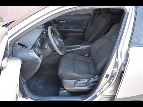 Used 2019 Toyota C-HR LE FWD image 16