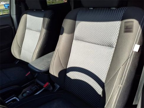 Used 2018 Mitsubishi Outlander LE image 7