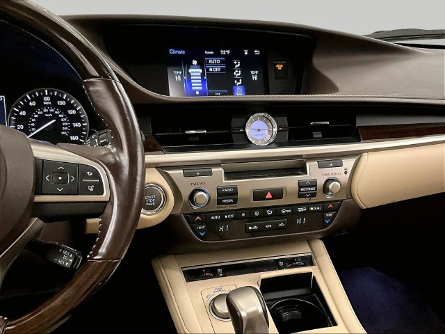 Used 2016 Lexus ES 350 w/ Premium Package w/Wood Trim FWD image 6