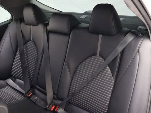 Used 2023 Toyota Camry SE image 18