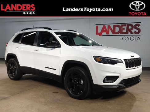 Used 2023 Jeep Cherokee Altitude Lux w/ Lux Elite Package AWD/4WD image 1