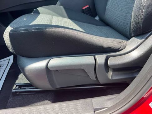 Used 2021 Nissan Rogue S AWD/4WD image 25