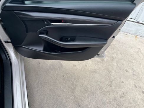 Used 2024 MAZDA MAZDA3 s FWD image 18