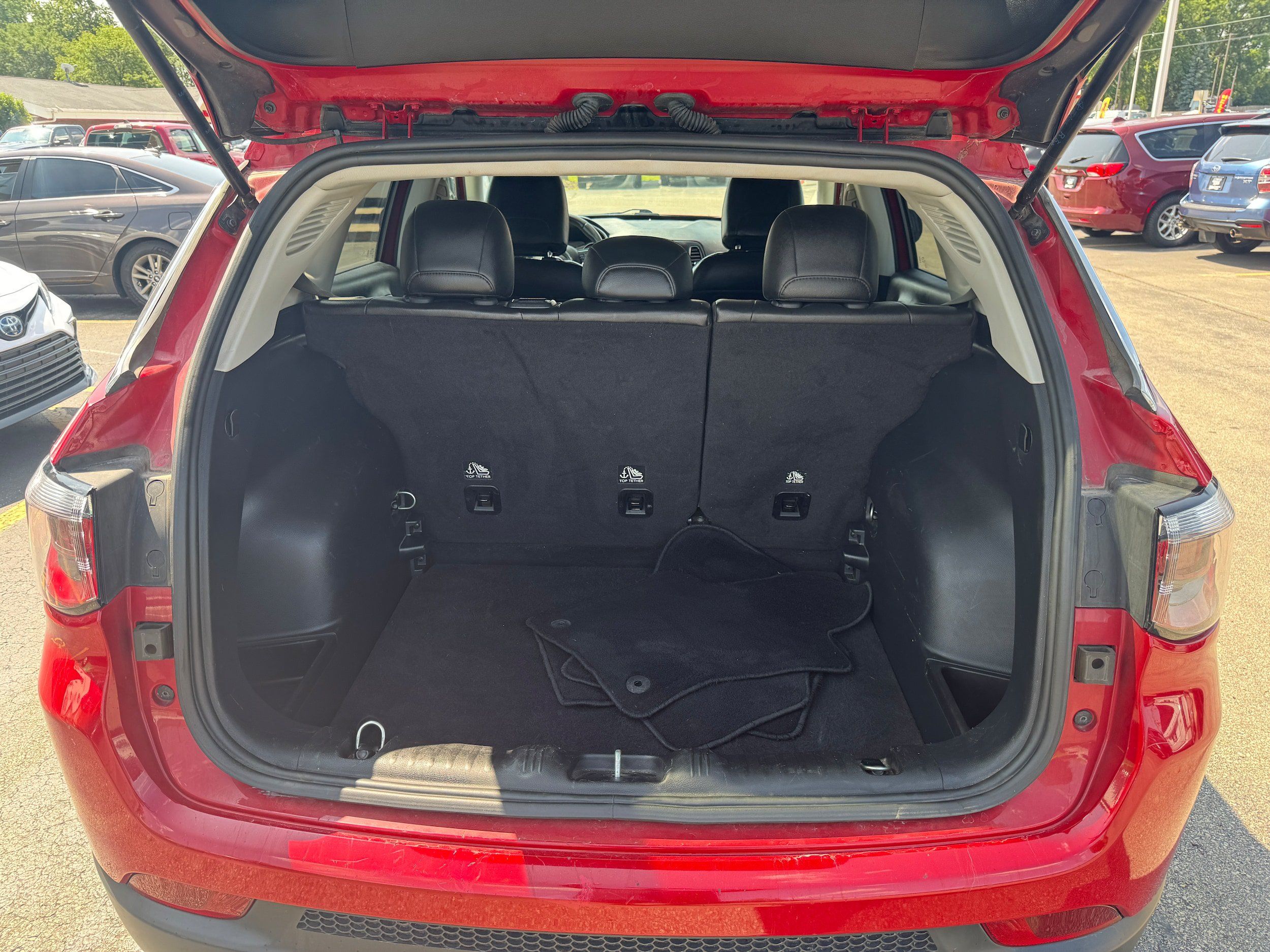 Used 2021 Jeep Compass Latitude FWD image 5