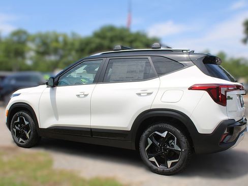 New 2026 Kia Seltos S FWD image 12