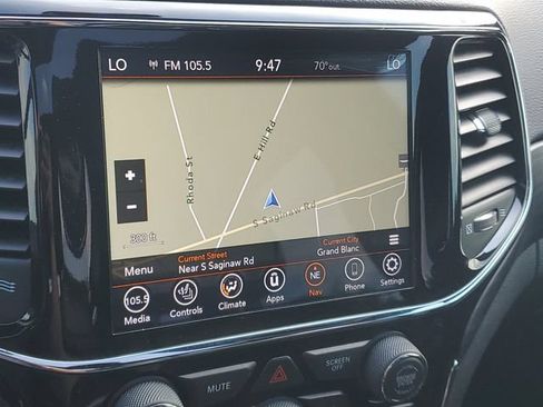 Used 2020 Jeep Grand Cherokee Altitude AWD/4WD image 27