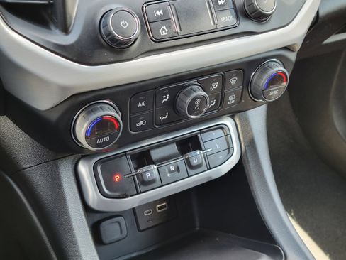 Used 2023 GMC Acadia SLE w/ Driver Convenience Package AWD/4WD image 21