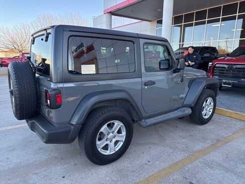 Used 2019 Jeep Wrangler Sport S image 7