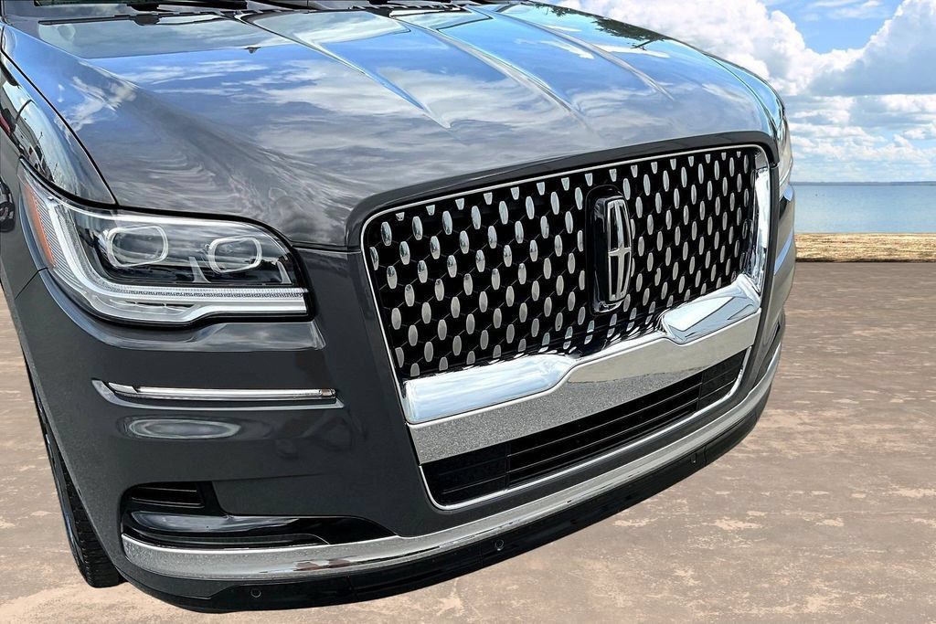Used 2023 Lincoln Navigator Black Label AWD/4WD image 34
