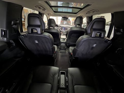 Used 2022 Volvo XC90 T8 Inscription image 4