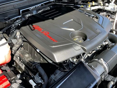 Used 2024 Alfa Romeo Stelvio Ti w/ Performance Driving Package image 33