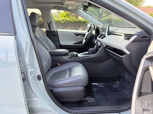 Used 2021 Toyota RAV4 XLE w/ Convenience Package AWD/4WD image 29