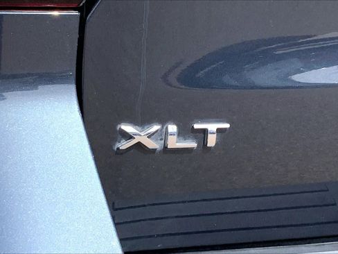 Used 2023 Ford Expedition XLT image 10