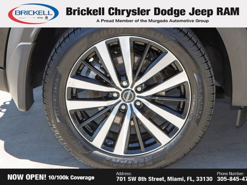 Used 2023 Nissan Pathfinder Platinum w/ Cargo Package image 41