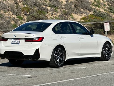 Used 2025 BMW 330i Sedan w/ M Sport Package image 2
