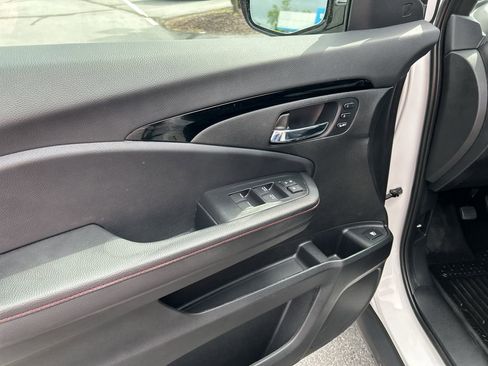 Used 2025 Honda Ridgeline Black Edition image 19