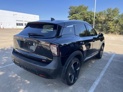 Used 2025 Nissan Kicks SR w/ SR Premium Package FWD image 3