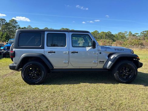 Used 2020 Jeep Wrangler Willys image 2