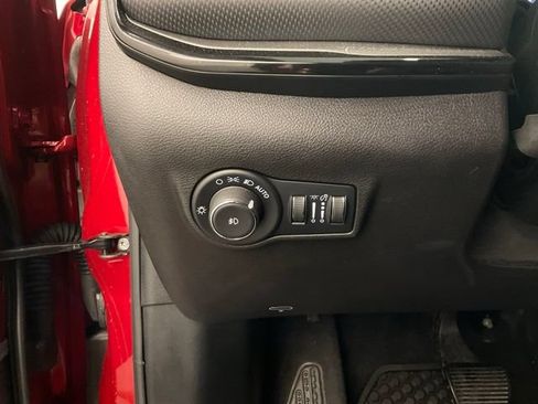 Used 2025 Jeep Compass Trailhawk AWD/4WD image 14