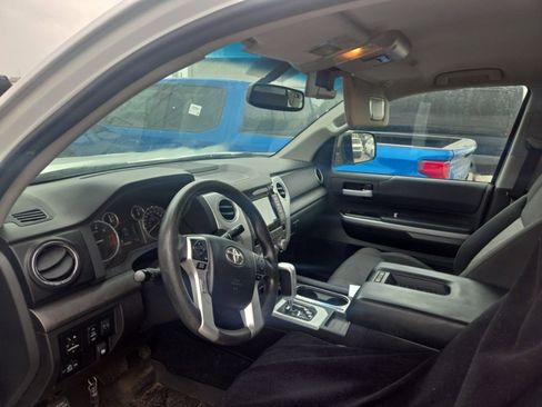 Used 2016 Toyota Tundra SR5 w/ SR5 Upgrade Package image 8