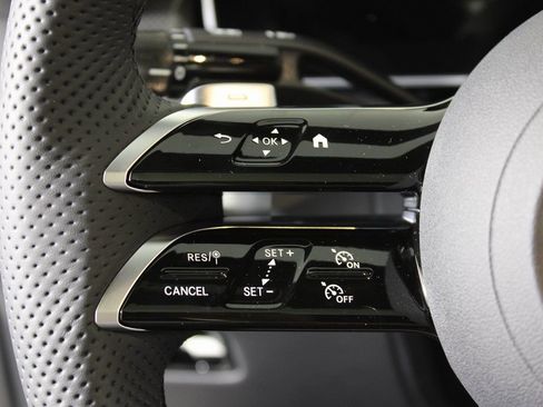 Used 2026 Mercedes-Benz GLC 300 4MATIC image 19